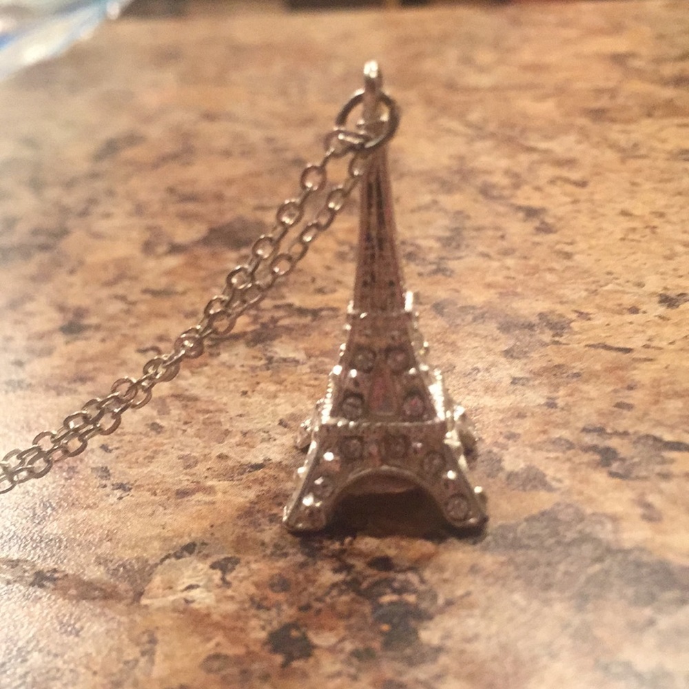 Eiffel Tower pendent with necklace